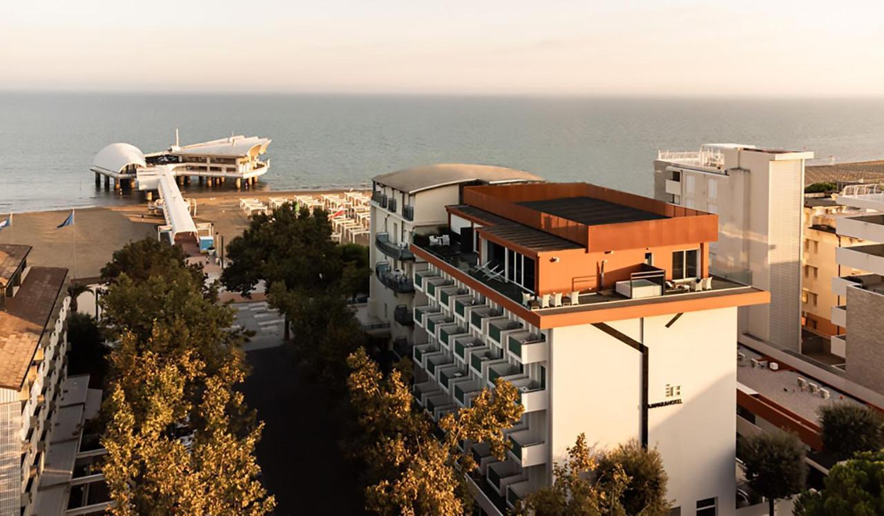 Hotel Lampara Lignano Sabbiadoro Exterior photo